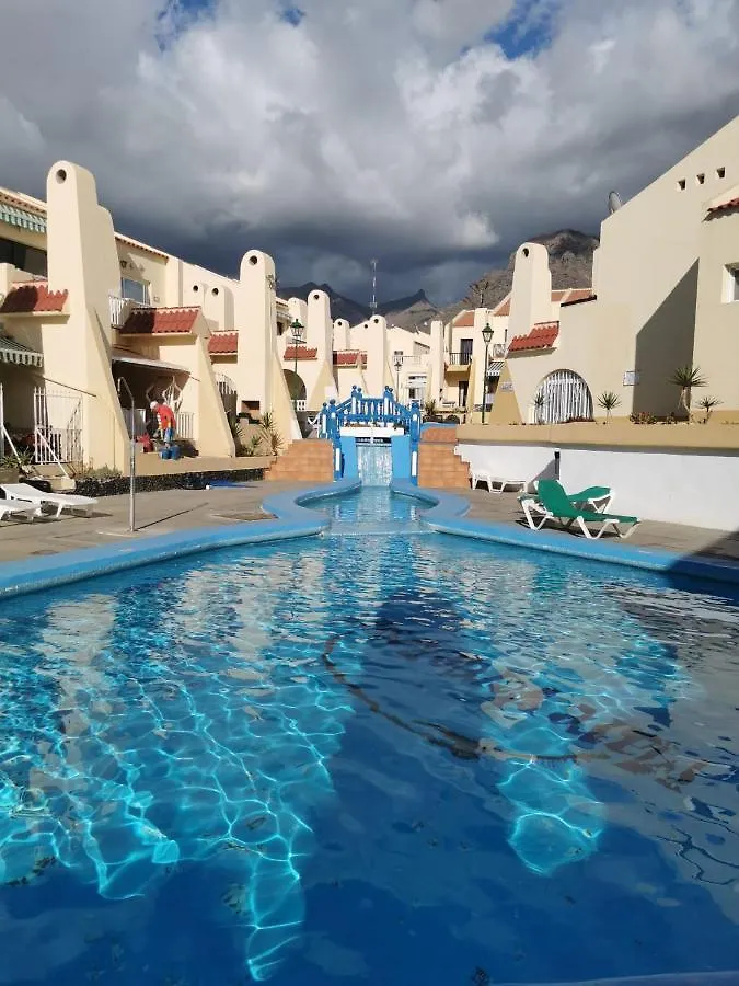 Excelent Location 5 Min To The Beach location