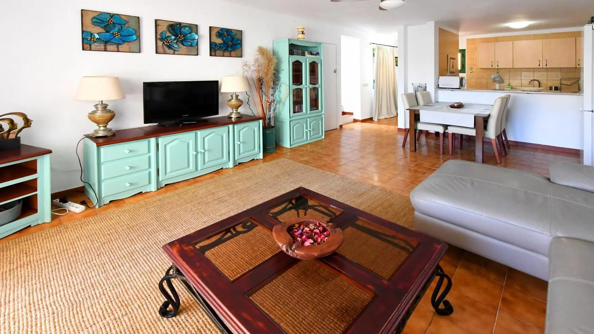 Excelent Location 5 Min To The Beach 阿德耶 公寓