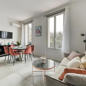  Apartment Centric 2 Steps Le Marais -republic France